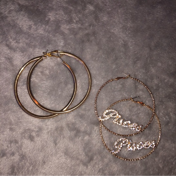 Fashion Nova Jewelry - Fashion Nova Guess My Sign Pisces Hoop Earring Set